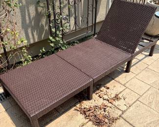 Outdoor lounge chair