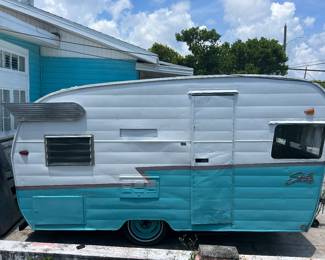 1965 Shasta Aerflyte Trailer- 16 ft- tows great