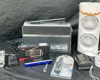 Tech  Radio Lot  FlukeEra Diagnostic Gear, World Band Receiver, Programmable Scanner, Zenith Radi
