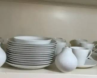 Rosenthal Germany Fine White Porcelain Tea Set  7.5 Plates, 6 Saucers  4.5 Cups