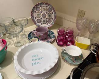 Pie Dish, Drinkware
