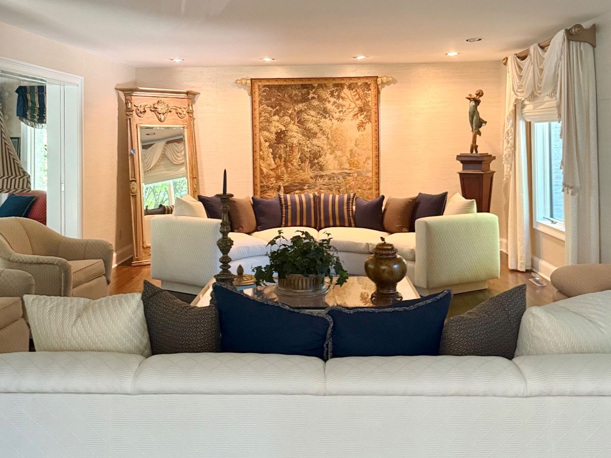 FORMAL LIVING ROOM FURNITURE