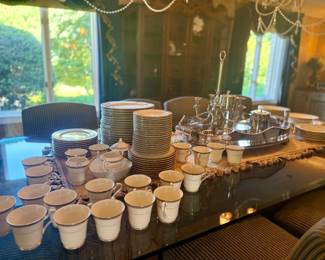 CHINA & DINNERWARE