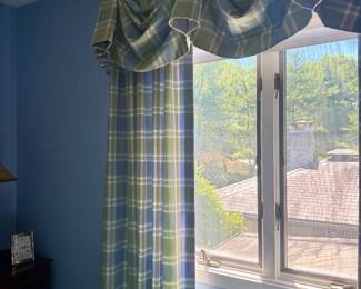 CUSTOM WINDOW TREATMENTS 