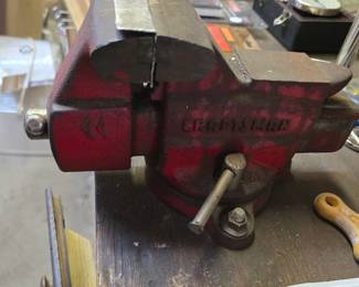 Bench Vise