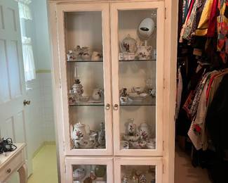 Ethan Allen Lighted Curio Cabinet