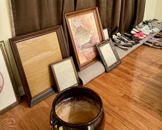 Frames and shoes 