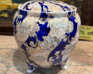 Japanese occupied Korea porcelain covered jar