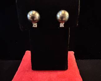 Black pearl and diamond earrings 