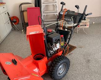 Ariens Deluxe 24 Snow Blower