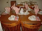 Early American table,2 leaves & 6 chairs
