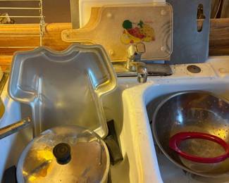 Baking molds and cutting boards