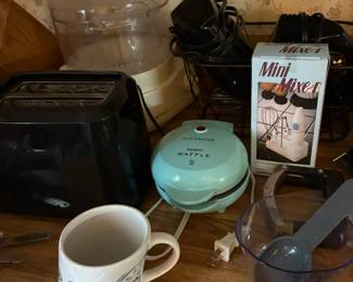 Mini waffle maker and small appliances