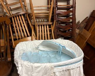 Wicker bassinet and chairs