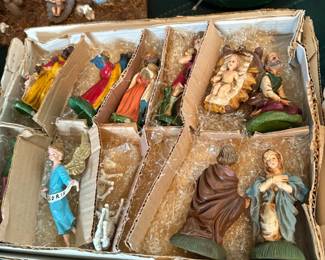 Fall figurines and harvest decor