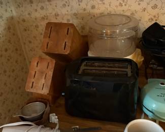 Knife block and toasters