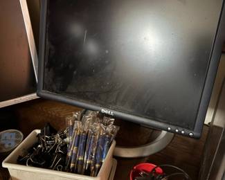Flat screen monitor