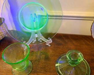 Glowing uranium
