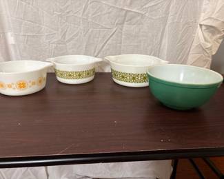 Pyrex bowls