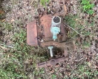 Antique Goulds Challenger hand operated water pump