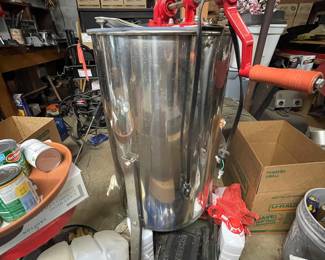 Manual honey extractor (Great condition)