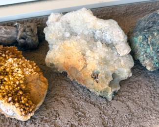 Geodes and rocks