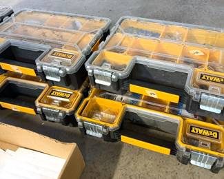 Storage containers