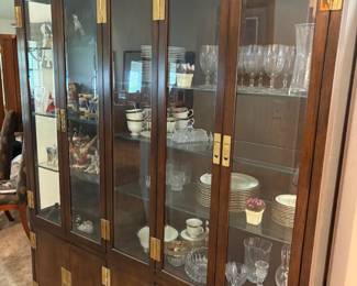 Dining room set - china cabinet