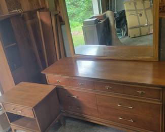 Mid-century bedroom sat