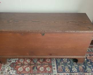 Blanket chest