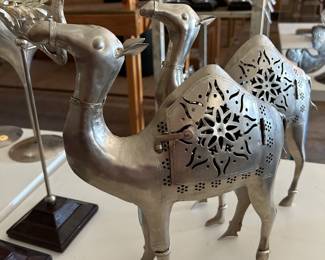 Camel Lanterns-discount table. 