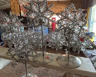 FREE TABLE-Crystal bead snowflake for tealights. Snow in July!
