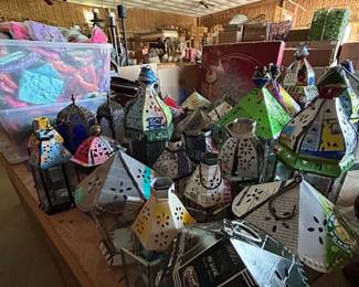 FREE TABLE Grab your glue gun. Damaged lanterns etc.