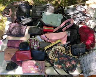 Large Mystery Lot Of Vintage Purses  Walletscrossbody wristlets  more