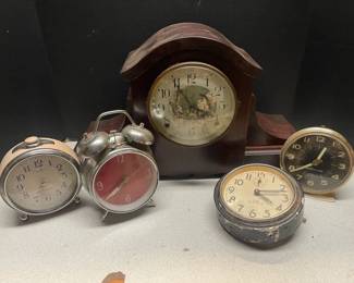 Mantel Clock With Vintage Alarm Clocks