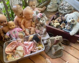 Lot Of Baby Dolls Dolls And Bears