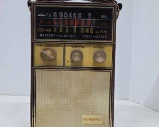 Soundwave Solid-State AM/FM Portable Radio