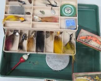 Gladding Tackle Box Vtg Fishing Lures