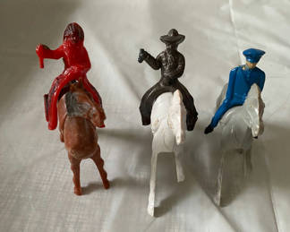 Lot 31: 1940's Cowboy Figures 