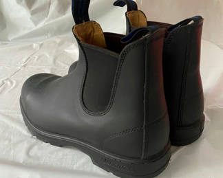 Lot 3: Men's 9.5 Blundstone Boots 