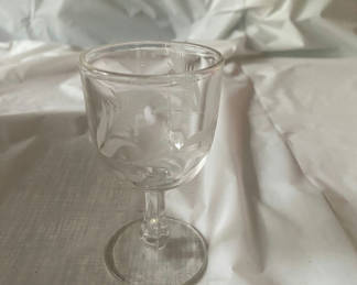 Lot 9: Small Stemmed Glass Set