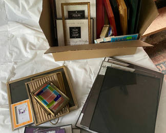 Lot 19: Vintage & New Frame Assortment 