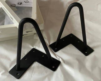 Lot 20: Pin Legs & Ikea Brackets 