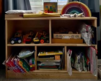 Children's Toys & Manipulatives