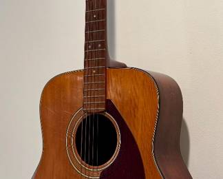 Yamaha FG-200 Guitar