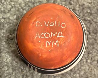 Native American pottery, Vollo family