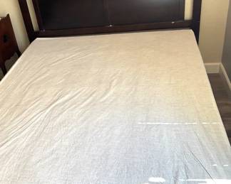 Queen Frame W Box Spring
