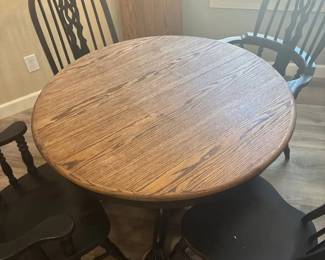 Antique Farm Style Pedestal Table With Chairs
