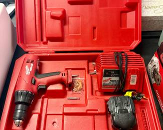 Milwaukee 14.5 volts drill