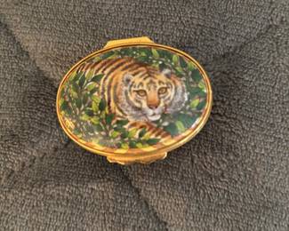 HALCYON DAYS TRINKET BOX